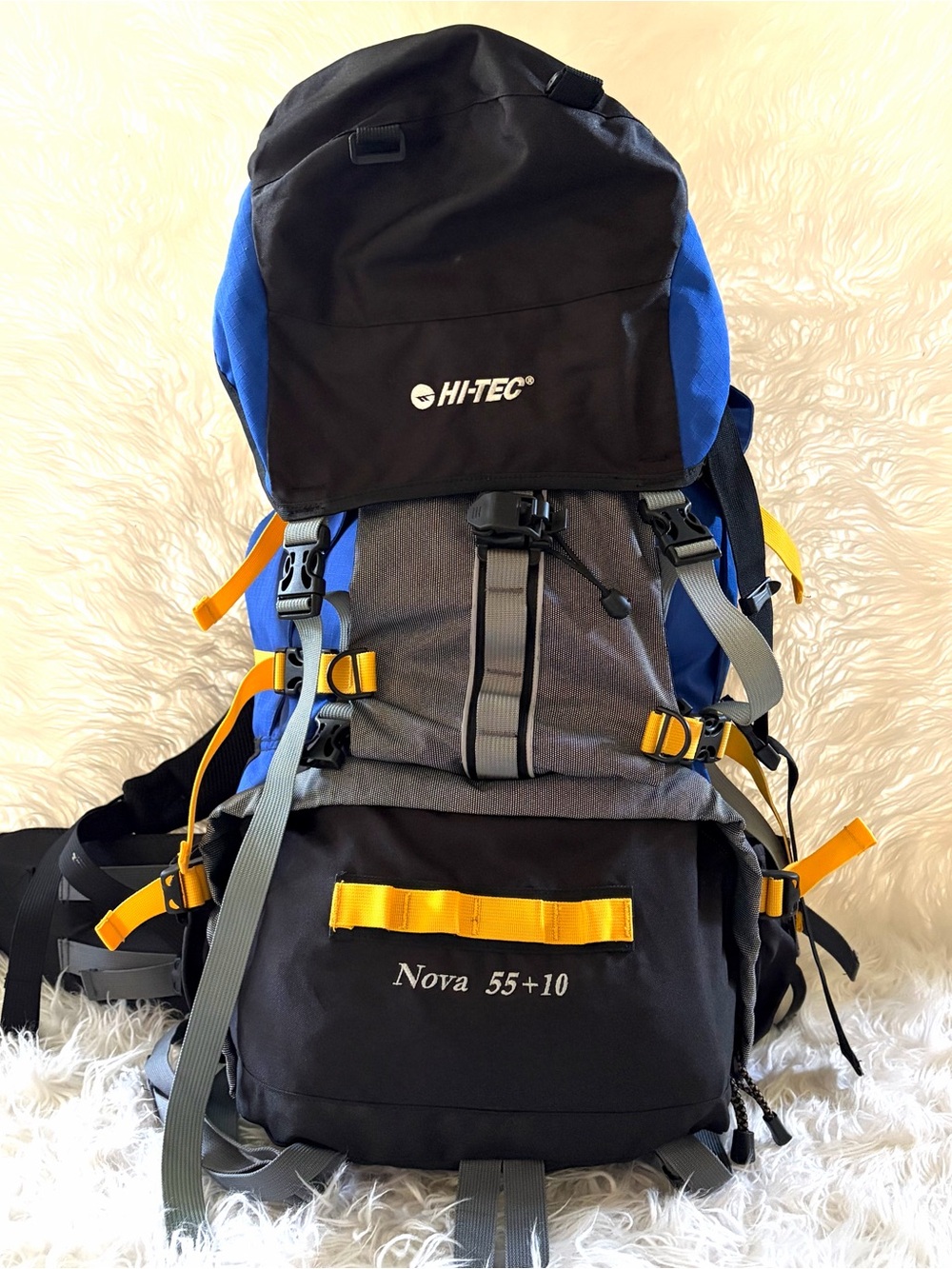 Hi-Tec Nova 55+10 Internal Frame Backpacking Rucksack Blue Grey
Adjustable Back